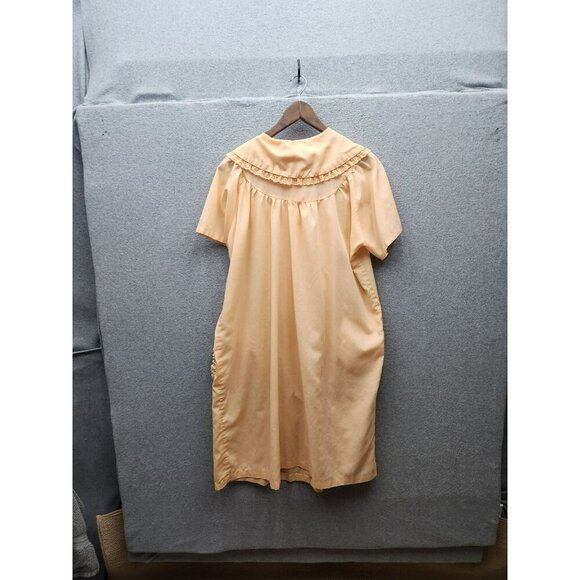 Vintage Peach Button-Down Housecoat With Embroidered Floral Pockets & Peter Pan - Picture 3 of 3